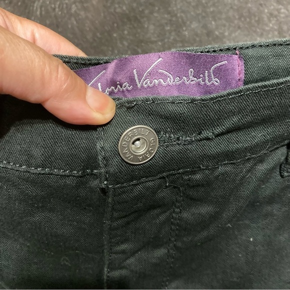 Gloria Vanderbilt “Amanda” Jeans size 10P high rise EUC - Picture 6 of 15